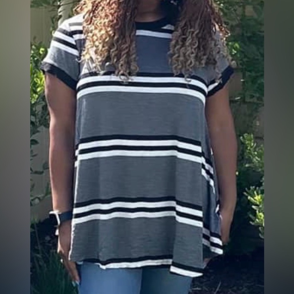 LuLaRoe Erika Tunic - Black and White Stripes